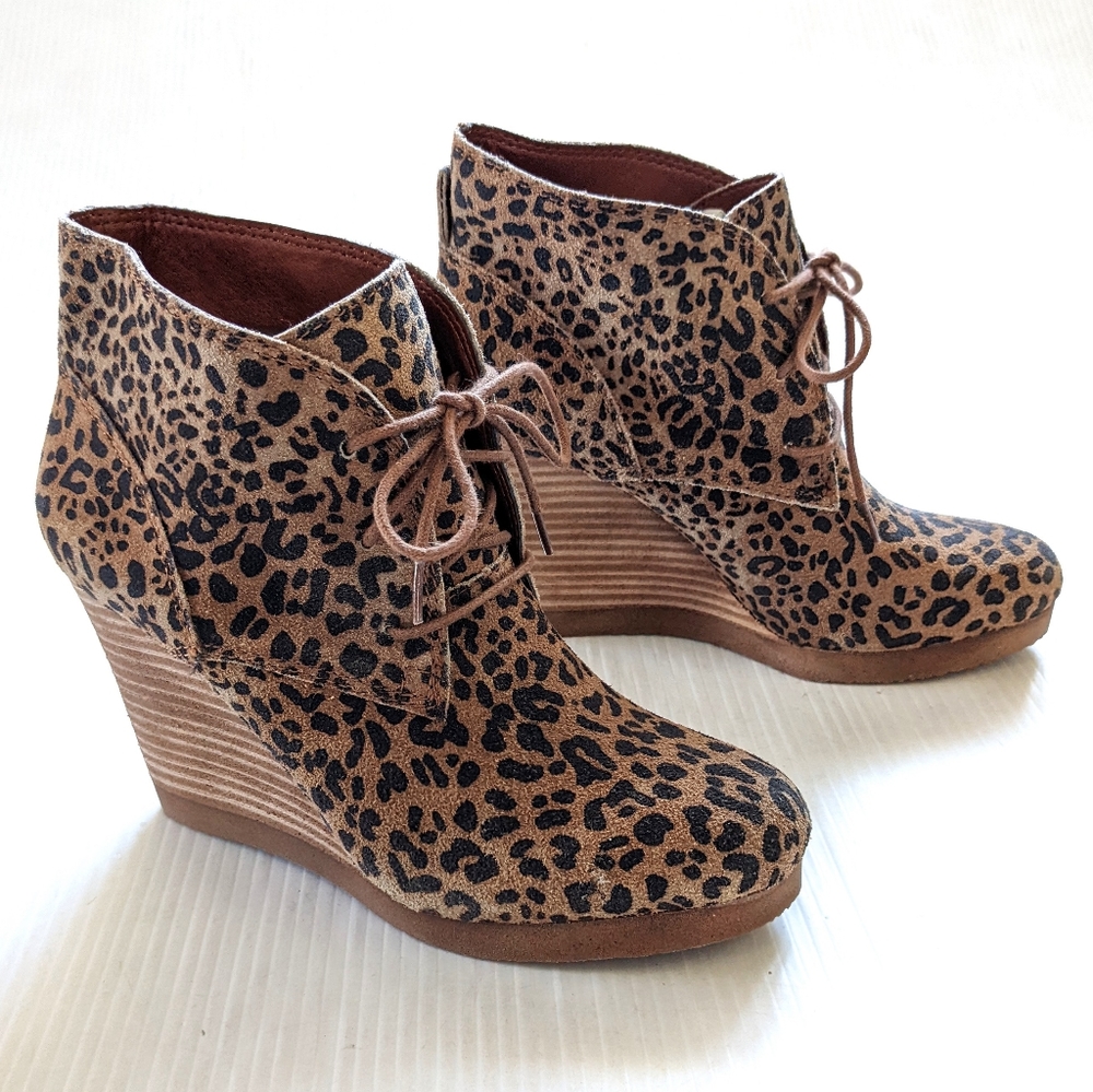 LUCKY BRAND Taheeti leopard print suede lace-up oxford wedge booties